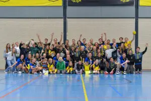 Fandag 2024, op jacht naar antwoorden en handtekeningen! 1 dalto fandag 55 - Dalto/Klaverblad Verzekeringen - Korfbal - Driebergen