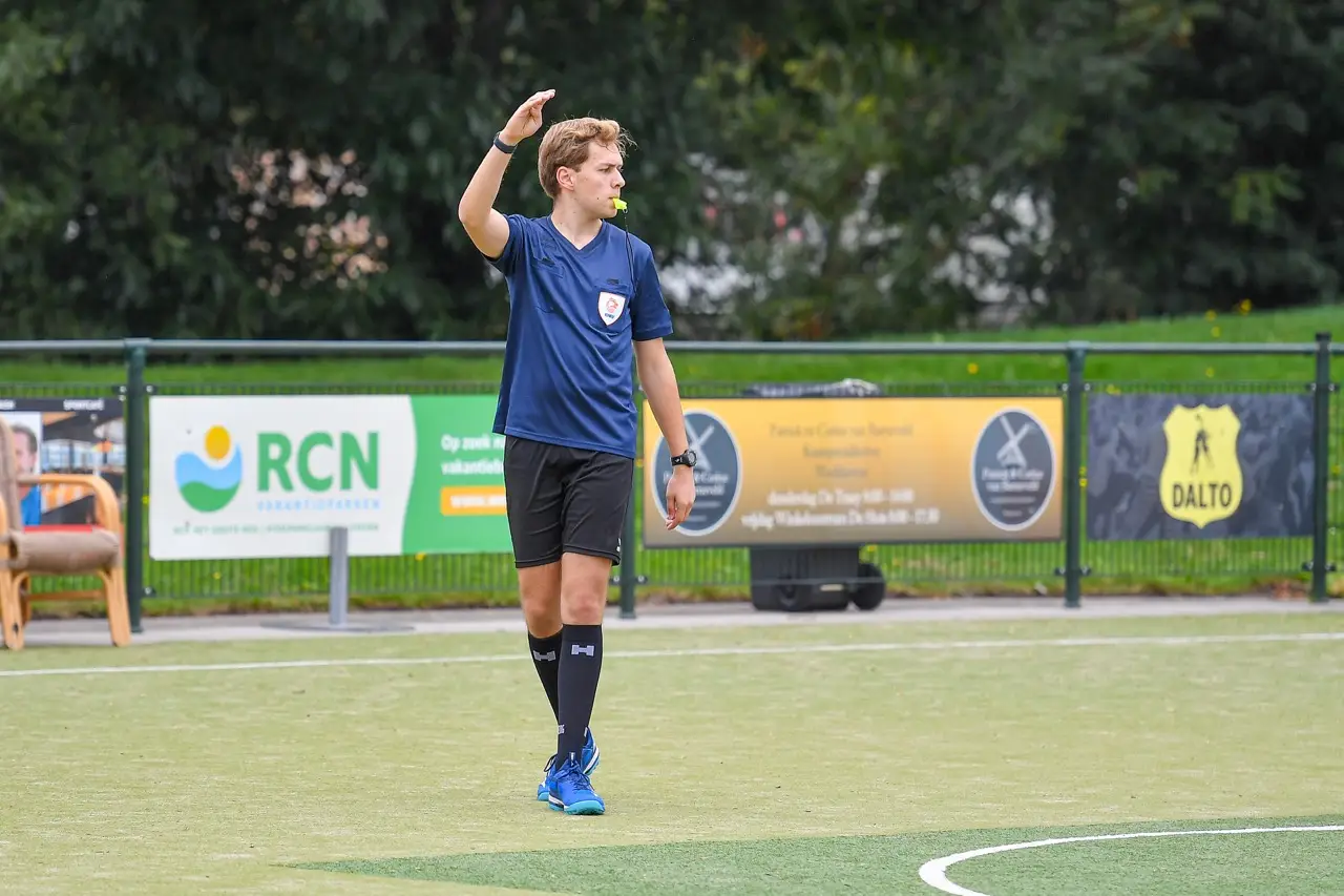 Scheidsrechters 1 groot - Dalto/Klaverblad Verzekeringen - Korfbal - Driebergen