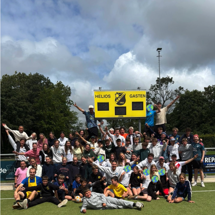 Groepsfoto 8c4e34fa7cd85c20f3eb98d4f12c35e7 - Dalto/Klaverblad Verzekeringen - Korfbal - Driebergen